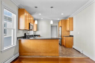 11 Woodlawn St, Unit 1 in Boston, MA - Building Photo - Building Photo