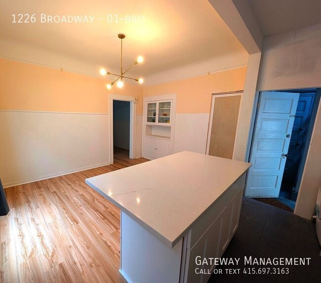 1226 Broadway in San Francisco, CA - Building Photo - Building Photo