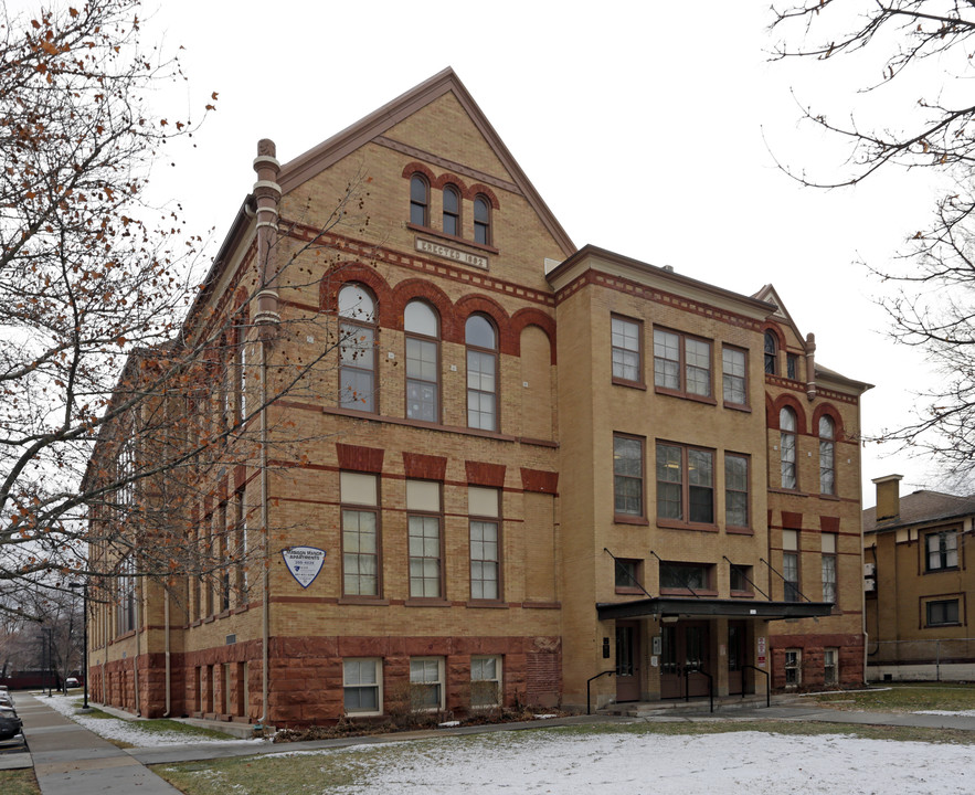 Madison Manor in Ogden, UT - Foto de edificio