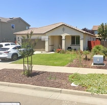 2375 Creekview Dr in Merced, CA - Building Photo