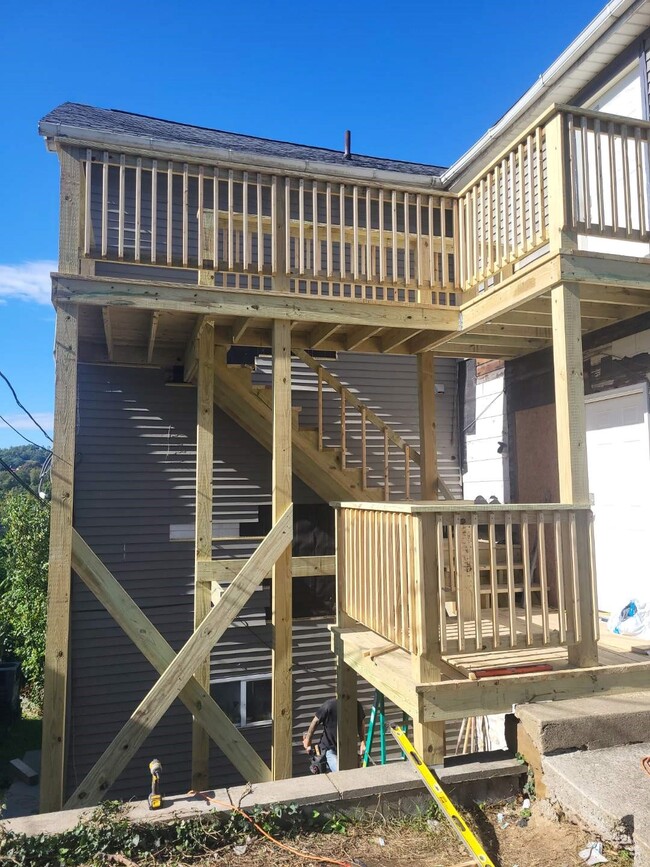 413 McLane Ave, Unit Apt 3 in Morgantown, WV - Building Photo - Building Photo