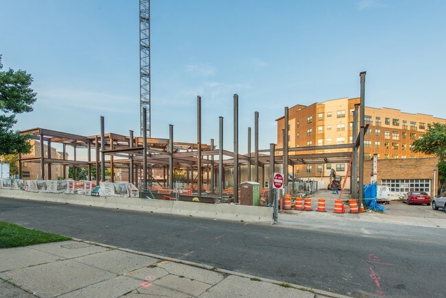 26 Orange Rd in Montclair, NJ - Foto de edificio - Building Photo