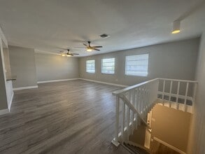 302 Parkside Dr in Venice, FL - Building Photo - Building Photo