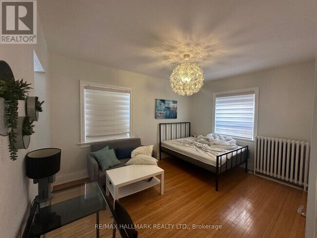 property at 595-595 St Clair Ave W