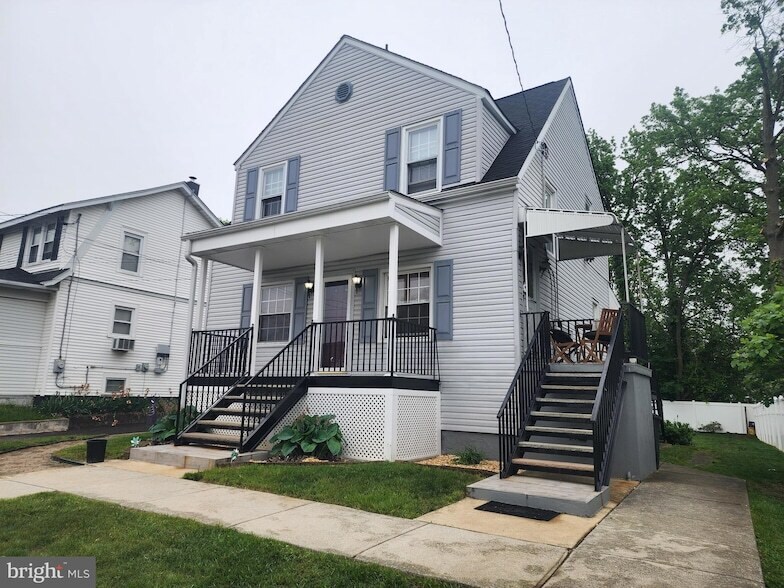 124 8th Ave in Mt Ephraim, NJ - Building Photo