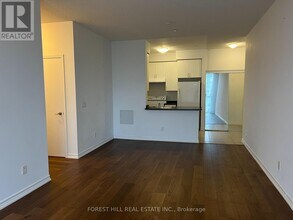 35 Saranac Blvd in Toronto, ON - Building Photo - Building Photo