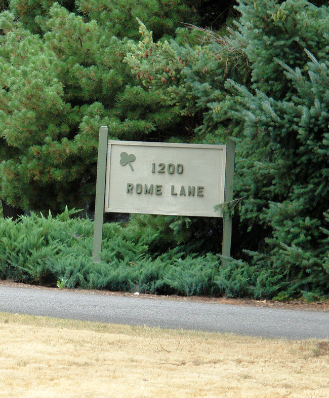 1200 Rome Ln in Eugene, OR - Building Photo - Building Photo