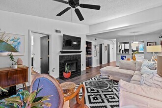 134 Edgewater Ln in West Columbia, SC - Foto de edificio - Building Photo