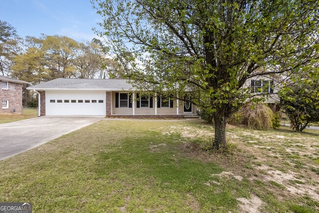 property at 680 N Kingsley Dr