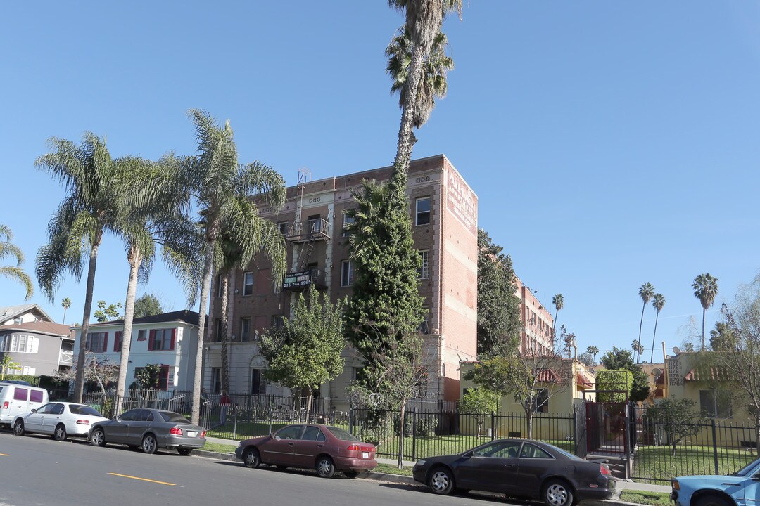 1165-1175 S Norton Ave in Los Angeles, CA - Building Photo