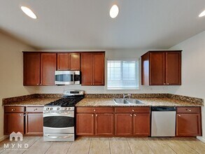 1088 Crown View Dr in Reno, NV - Building Photo - Building Photo