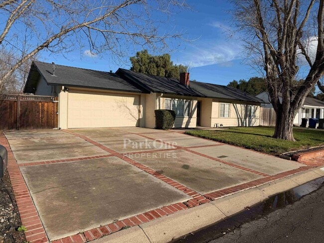 property at 4113 E Nulty Dr