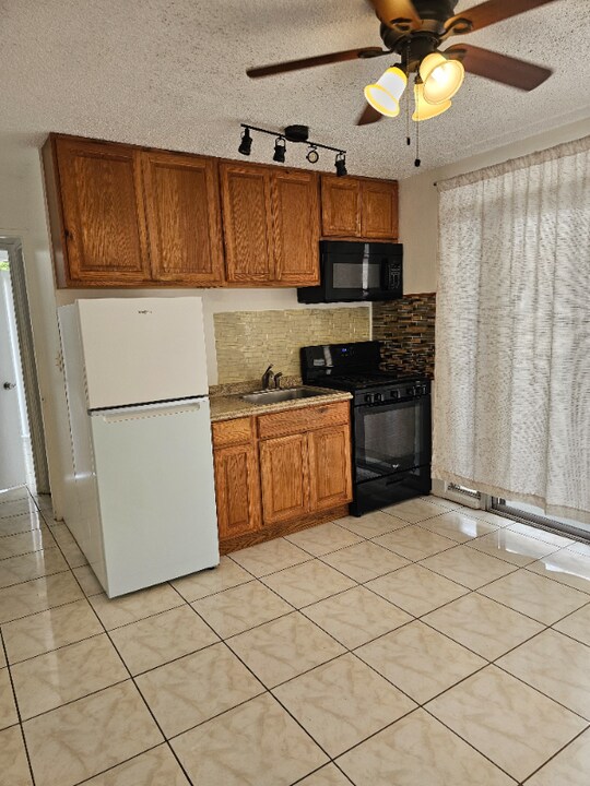 1436 Kewalo St in Honolulu, HI - Building Photo