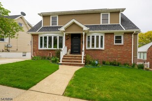 487 MacArthur Ave in Garfield, NJ - Building Photo