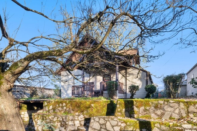 7414 NE 6th Ave in Portland, OR - Building Photo - Building Photo