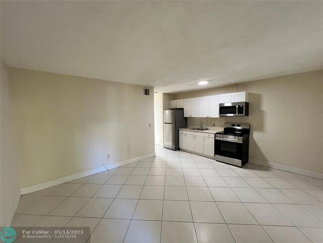 612 NE 29th Dr in Wilton Manors, FL - Building Photo - Building Photo