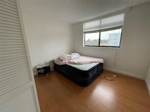 8261 NW 8th St, Unit 438 in Miami, FL - Building Photo - Building Photo