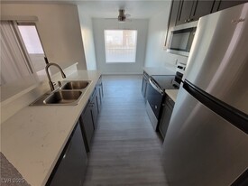 2771 S Mountain Vista St, Unit B in Las Vegas, NV - Building Photo