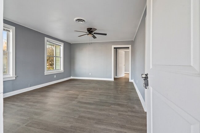 506 Trinity St in Anahuac, TX - Building Photo - Building Photo