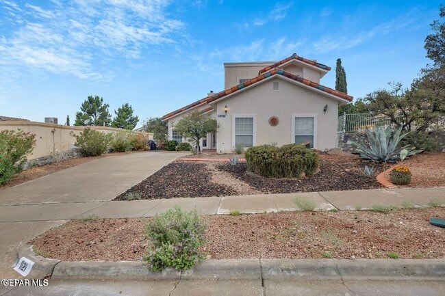 property at 1121 Regal Ridge Dr