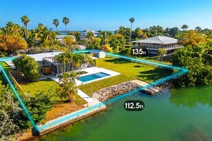 34 Bay Dr in Key West, FL - Building Photo
