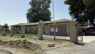 8366 Cherry Ave in Fontana, CA - Building Photo - Building Photo