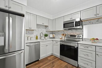 2 Summit Dr in Reading, MA - Building Photo - Building Photo