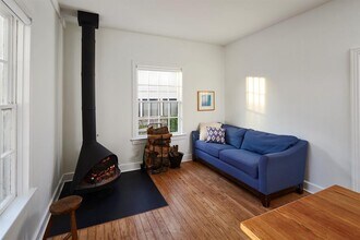 902 W Mary St in Austin, TX - Building Photo - Building Photo