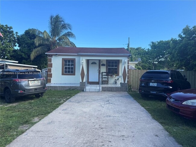 1178 NW 105th Terrace in Miami, FL - Building Photo - Building Photo