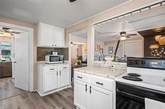 514 Texas St in Surfside Beach, TX - Building Photo - Building Photo