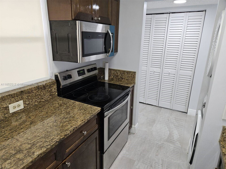 3230 NW 103rd Terrace in Coral Springs, FL - Building Photo