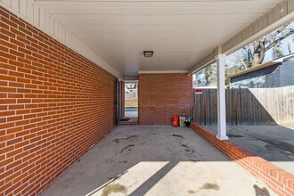 417 E Donaldson Ave in Raeford, NC - Building Photo - Building Photo