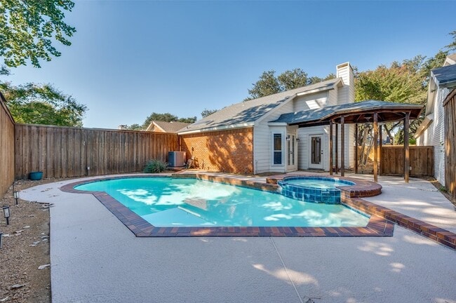 4028 Rive Ln in Addison, TX - Building Photo - Building Photo