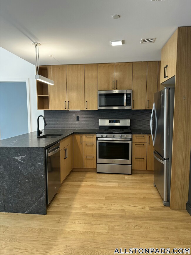 83 Gardner St in Boston, MA - Building Photo - Building Photo