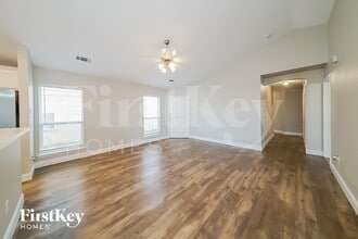 6412 Regina Dr in Fort Worth, TX - Foto de edificio - Building Photo