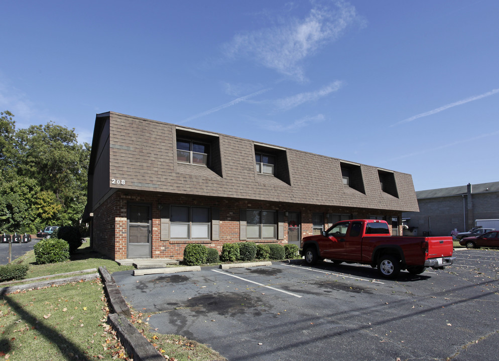 208-214 W 5th St in Lexington, NC - Building Photo