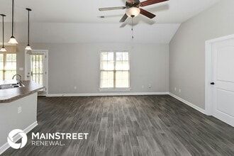 8770 Smith Ranch Dr in Southaven, MS - Building Photo - Building Photo