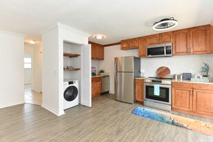 436 Auburn Dr, Unit 203 in Daytona Beach, FL - Building Photo