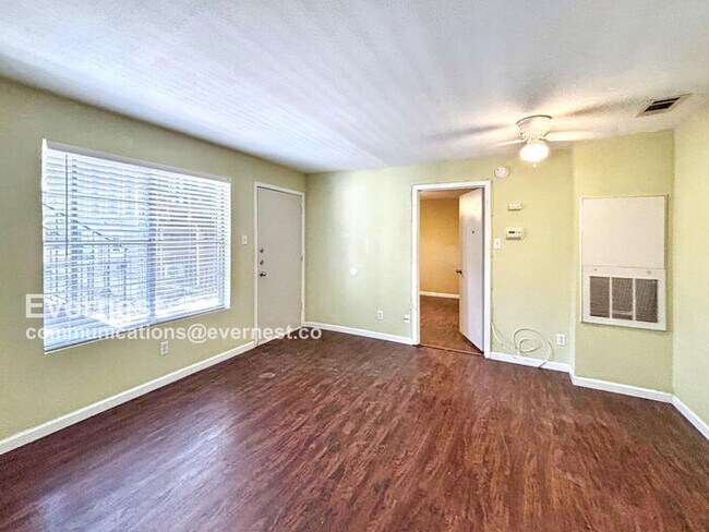 710 E Dean Keeton St in Austin, TX - Foto de edificio - Building Photo