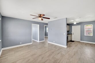240 SW 15th Ave in Delray Beach, FL - Building Photo - Building Photo