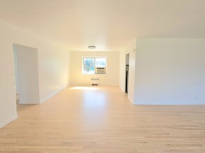 1100 N Harlem Ave in River Forest, IL - Building Photo - Building Photo