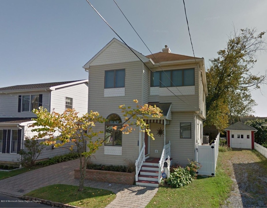 6 Cook St in Monmouth Beach, NJ - Foto de edificio