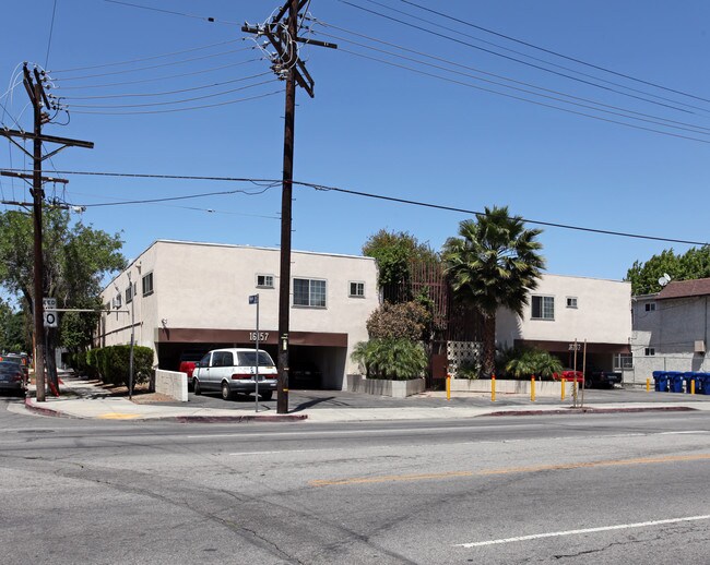 16153-16157 Vanowen St in Van Nuys, CA - Building Photo - Building Photo