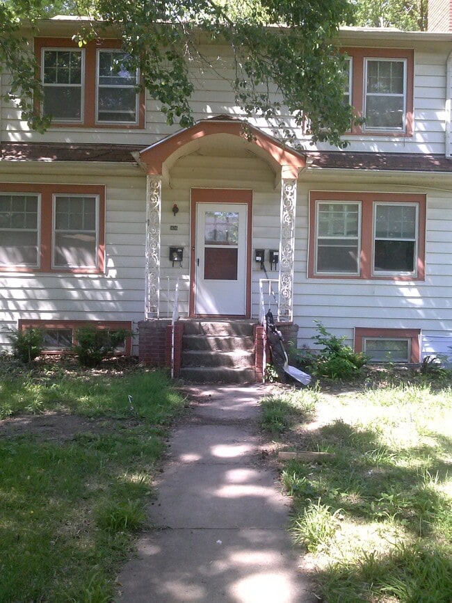 1616 Osage St in Manhattan, KS - Building Photo - Building Photo