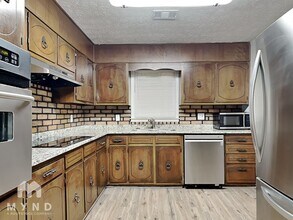 35 Paris Ct in Dallas, GA - Foto de edificio - Building Photo