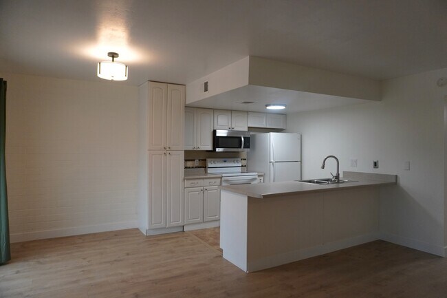 8558 E Portland St, Unit 8558 E Portland St in Scottsdale, AZ - Building Photo - Building Photo