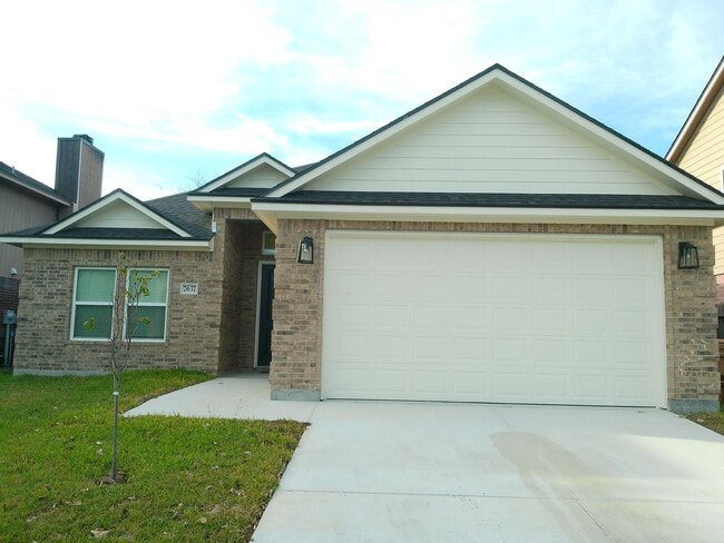 property at 7637 Clearbrook Dr