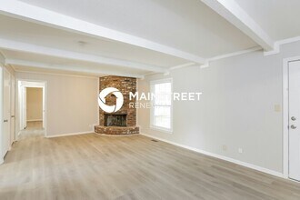 9952 N Charlotte St in Kansas City, MO - Building Photo - Building Photo