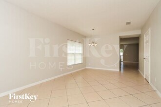 4877 Rockvale Dr in Kissimmee, FL - Foto de edificio - Building Photo