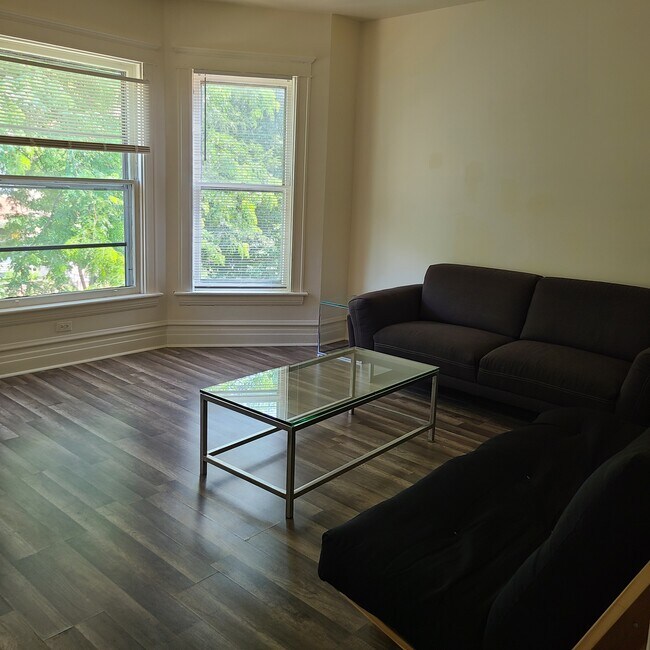 1024 Garnett Pl in Evanston, IL - Foto de edificio - Building Photo